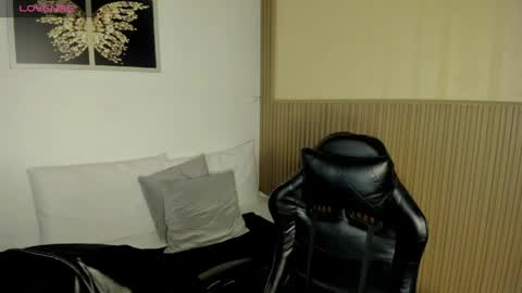 Snapshot of summer_night_ chatting on April 25, 2026, 1:41 pm Summer online show from April 25, 2026, 1:41 pm