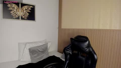Snapshot of summer_night_ chatting on April 29, 2026, 5:30 pm Summer online show from April 29, 2026, 5:30 pm