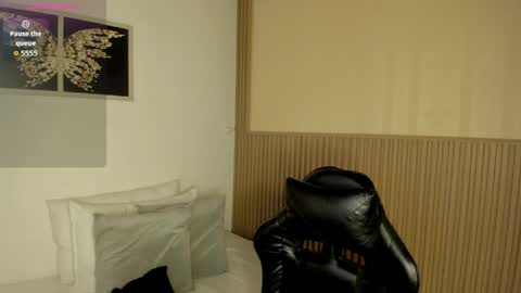 Snapshot of summer_night_ chatting on May 7, 2026, 11:37 am Summer online show from May 7, 2026, 11:37 am