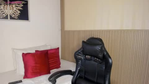 Snapshot of summer_night_ chatting on May 16, 2026, 12:04 pm Summer online show from May 16, 2026, 12:04 pm