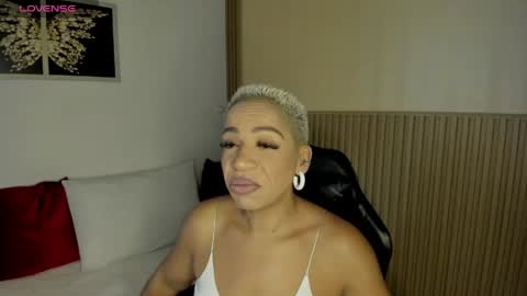 Snapshot of summer_night_ chatting on May 19, 2026, 11:16 am Summer online show from May 19, 2026, 11:16 am