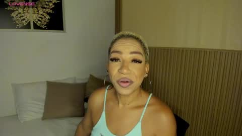 Snapshot of summer_night_ chatting on May 26, 2026, 11:39 am Summer online show from May 26, 2026, 11:39 am