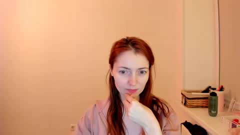 Summer Preston online show from December 19, 2025, 2:51 am