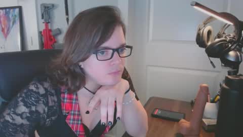 Snapshot of summerthesmall chatting on February 5, 2025, 4:14 pm Summer The Small online show from February 5, 2025, 4:14 pm