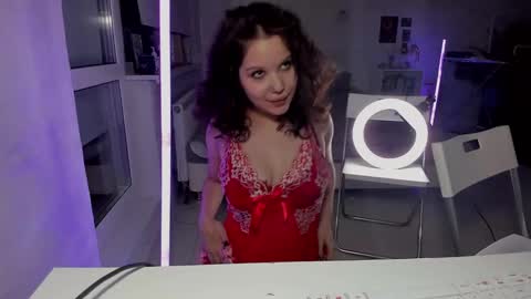 Snapshot of sunlovedamily chatting on December 18, 2024, 10:57 pm Amy online show from December 18, 2024, 10:57 pm