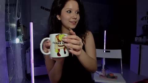 Snapshot of sunlovedamily chatting on January 2, 2025, 10:33 pm Amy online show from January 2, 2025, 10:33 pm