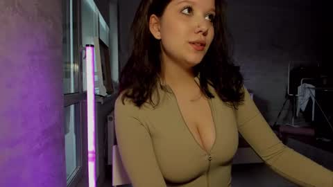 Snapshot of sunlovedamily chatting on February 5, 2025, 1:22 pm Amy online show from February 5, 2025, 1:22 pm