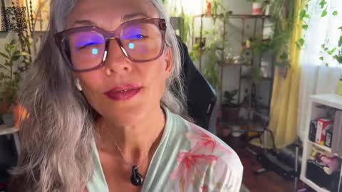 Hi Im Sunnie - Next show Friday August 1 online show from September 9, 2025, 5:34 pm
