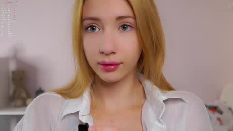 Lily online show from January 18, 2026, 2:43 pm