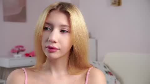 Lily online show from March 29, 2026, 2:39 pm