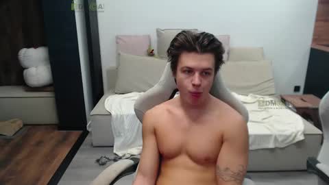 Alice and Sergey online show from November 25, 2025, 7:41 am