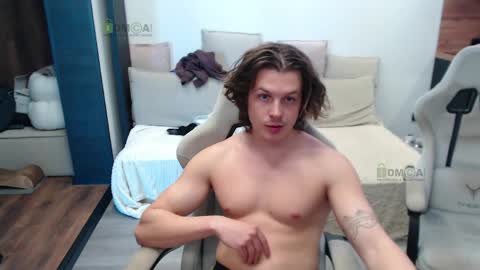 Snapshot of sunny1girl chatting on May 25, 2026, 12:11 pm Alice and Sergey online show from May 25, 2026, 12:11 pm
