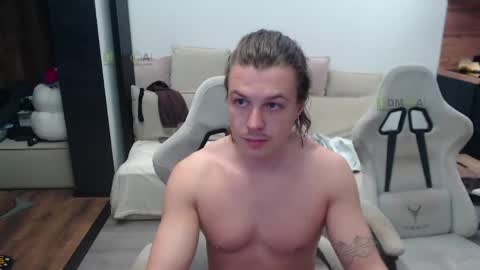 Snapshot of sunny1girl chatting on May 31, 2026, 8:43 pm Alice and Sergey online show from May 31, 2026, 8:43 pm