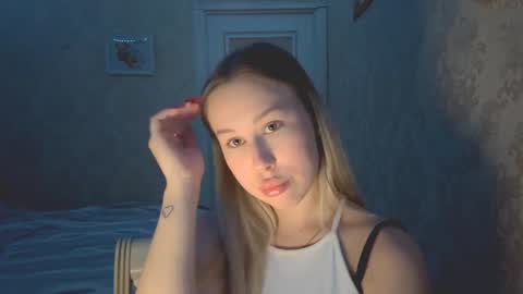 Snapshot of sunny_bambi chatting on December 15, 2025, 4:22 pm Hello My name is Mary nice to meet you Telegram cuuutekitten online show from December 15, 2025, 4:22 pm