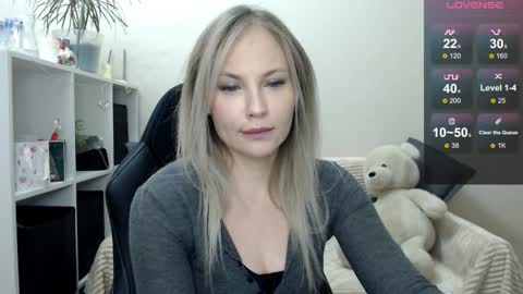 Naomi online show from December 4, 2025, 4:55 am