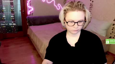 Snapshot of sunny_mood chatting on January 19, 2025, 9:44 am sunny mood online show from January 19, 2025, 9:44 am