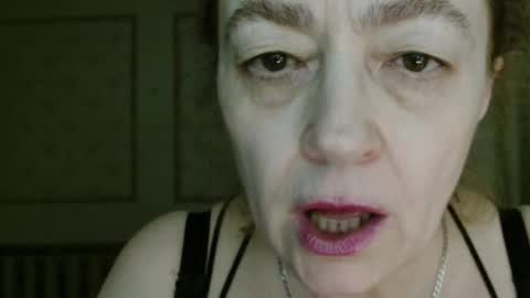 Snapshot of sunnyattic chatting on September 16, 2025, 7:04 pm sunnyattic online show from September 16, 2025, 7:04 pm