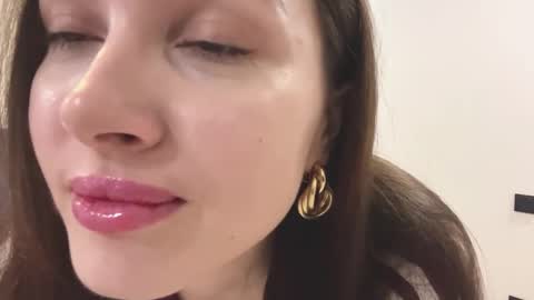 Christina online show from December 18, 2025, 8:09 am