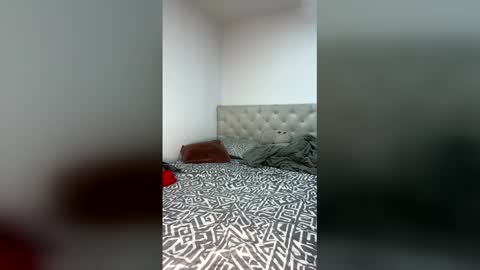 Snapshot of sunnymoonn_1 chatting on April 16, 2026, 3:07 am Sunnymoon online show from April 16, 2026, 3:07 am