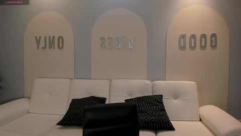 Snapshot of sunnyrivers_ chatting on May 9, 2026, 11:37 am Sunny Rivers online show from May 9, 2026, 11:37 am