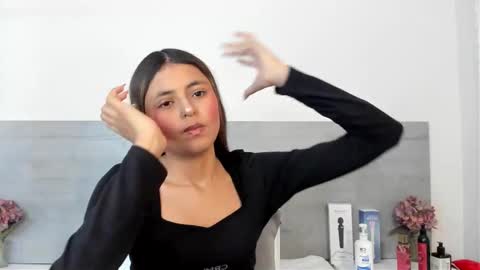 sunnywhitee online show from March 25, 2026, 3:07 pm