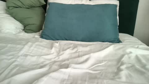 Snapshot of sunrice_ chatting on January 15, 2025, 12:25 pm Eva See Bio Dont forget to put your thumbs up. online show from January 15, 2025, 12:25 pm