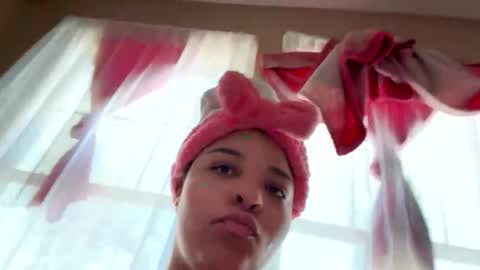 sunsh1n3gurl online show from June 1, 2026, 7:15 pm