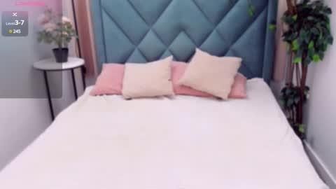 Snapshot of sunshine_angela chatting on February 25, 2025, 12:25 am ANGELA online show from February 25, 2025, 12:25 am