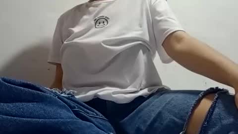 Snapshot of sunshine_days chatting on December 2, 2024, 4:31 am Annie online show from December 2, 2024, 4:31 am