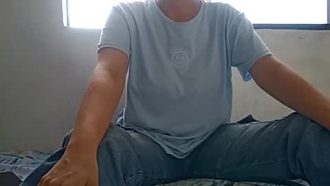 Snapshot of sunshine_days chatting on December 6, 2024, 9:13 pm Annie online show from December 6, 2024, 9:13 pm