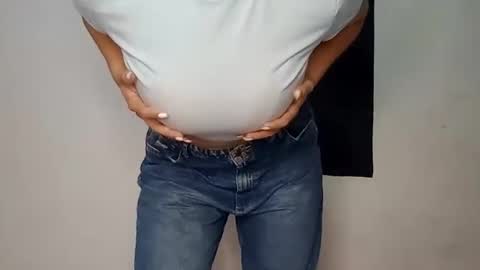 Snapshot of sunshine_days chatting on December 15, 2024, 2:41 am Annie online show from December 15, 2024, 2:41 am