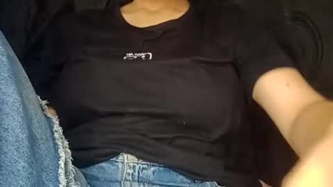 Snapshot of sunshine_days chatting on December 30, 2024, 2:31 am Annie online show from December 30, 2024, 2:31 am