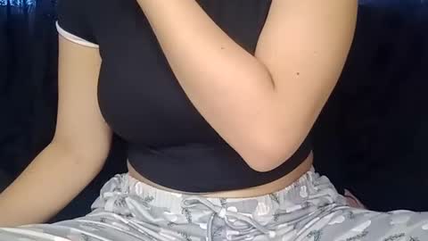 Snapshot of sunshine_days chatting on January 2, 2025, 8:57 pm Annie online show from January 2, 2025, 8:57 pm