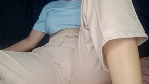 Snapshot of sunshine_days chatting on January 7, 2025, 11:56 pm Annie online show from January 7, 2025, 11:56 pm