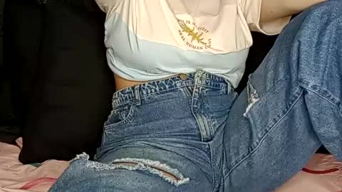 Snapshot of sunshine_days chatting on January 9, 2025, 1:50 am Annie online show from January 9, 2025, 1:50 am