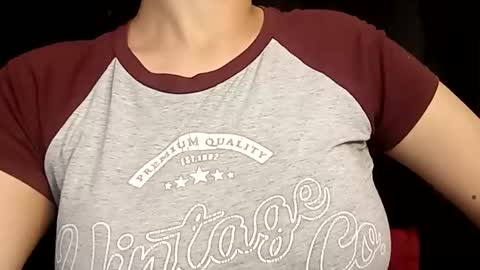 Snapshot of sunshine_days chatting on February 11, 2025, 1:10 am Annie online show from February 11, 2025, 1:10 am