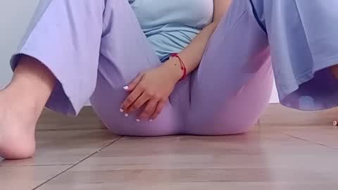 Snapshot of sunshine_days chatting on September 26, 2025, 4:11 pm Annie online show from September 26, 2025, 4:11 pm