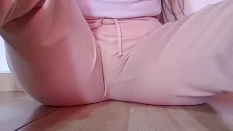 Snapshot of sunshine_days chatting on October 21, 2025, 5:24 pm Annie online show from October 21, 2025, 5:24 pm