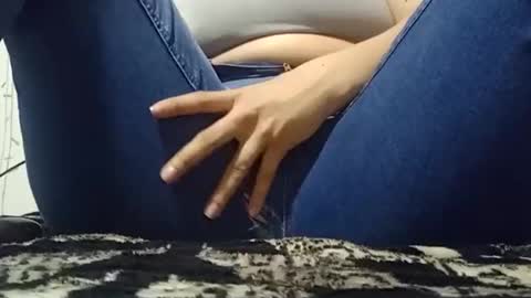 Annie online show from April 22, 2026, 5:03 pm