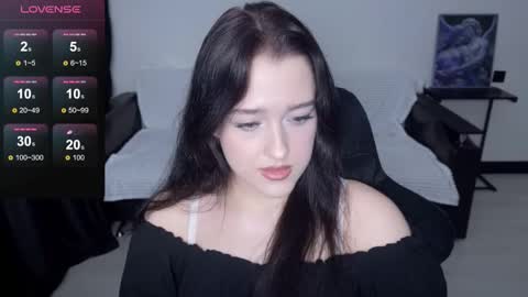 sunshine_j online show from November 12, 2025, 7:46 pm