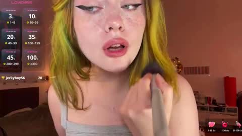 Lina online show from March 17, 2026, 6:17 am