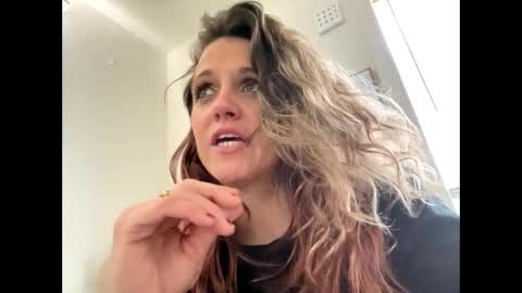 Snapshot of sunshineandwhiskey333 chatting on December 29, 2024, 5:22 pm WATCHMEMAKEYOUCUM online show from December 29, 2024, 5:22 pm