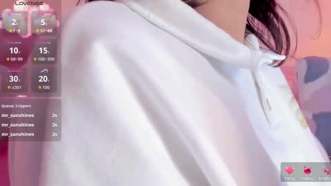 sunshinne__03 online show from October 6, 2025, 12:24 pm