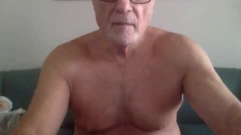 Snapshot of suntrdr077 chatting on November 8, 2025, 5:34 pm suntrdr077 online show from November 8, 2025, 5:34 pm