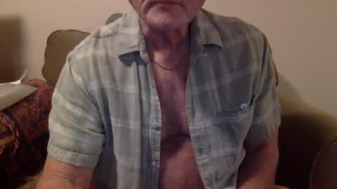 Snapshot of suntrdr077 chatting on February 4, 2026, 2:17 am suntrdr077 online show from February 4, 2026, 2:17 am