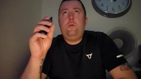 FORMYLOVE online show from December 14, 2025, 9:52 pm