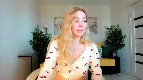 Jenn online show from April 14, 2026, 3:12 am