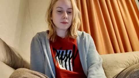 Snapshot of supereasyx chatting on February 21, 2025, 1:55 pm Annie online show from February 21, 2025, 1:55 pm