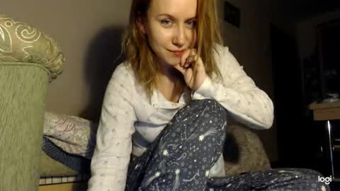 Snapshot of supereasyx chatting on February 12, 2026, 4:24 pm Annie online show from February 12, 2026, 4:24 pm