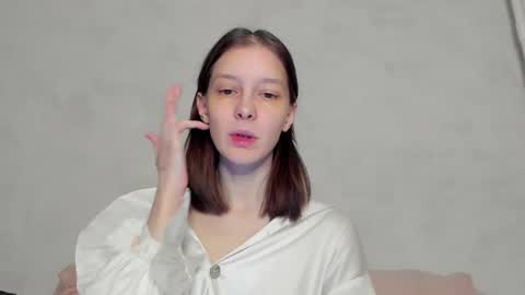 Una online show from April 23, 2026, 10:12 pm